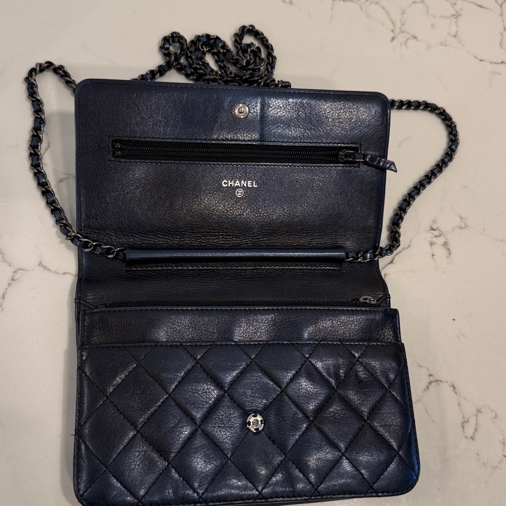 Chanel Boy Wallet on Chain - Picture 5 of 9